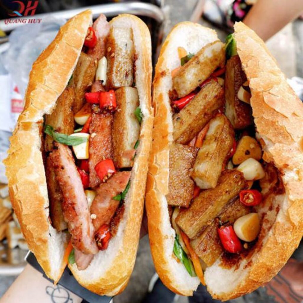 Làm bánh mì chả cá ăn kèm nước sốt đặc biệt tuyệt ngon