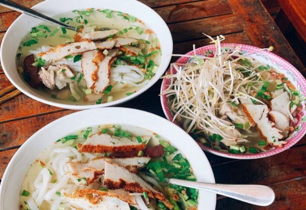 Công thức làm món bánh canh cá chiêu đãi cả gia đình