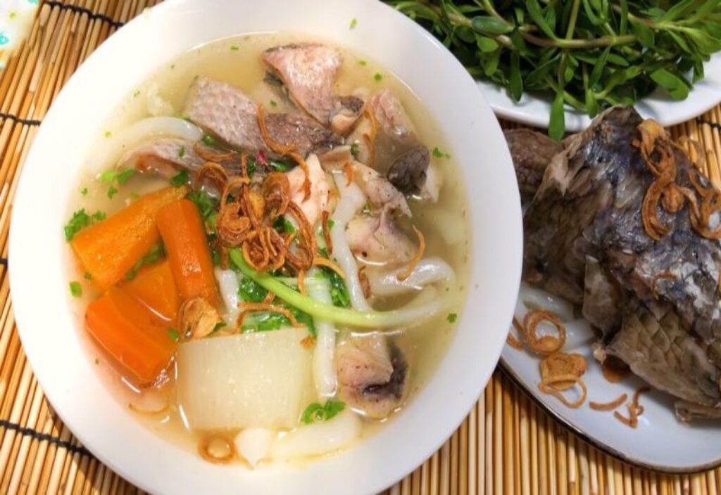 Công thức làm món bánh canh cá chiêu đãi cả gia đình