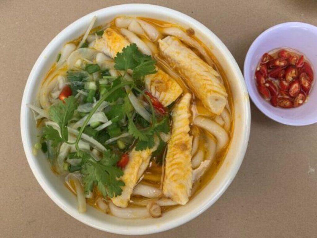 Cách nấu bánh canh cá lóc đơn giản